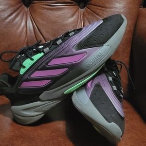adidas Ozelia